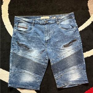 Akademiks Jean Shorts Men’s Size 38 Jeanius Moto Medium Wash Mid Rise Blue Denim